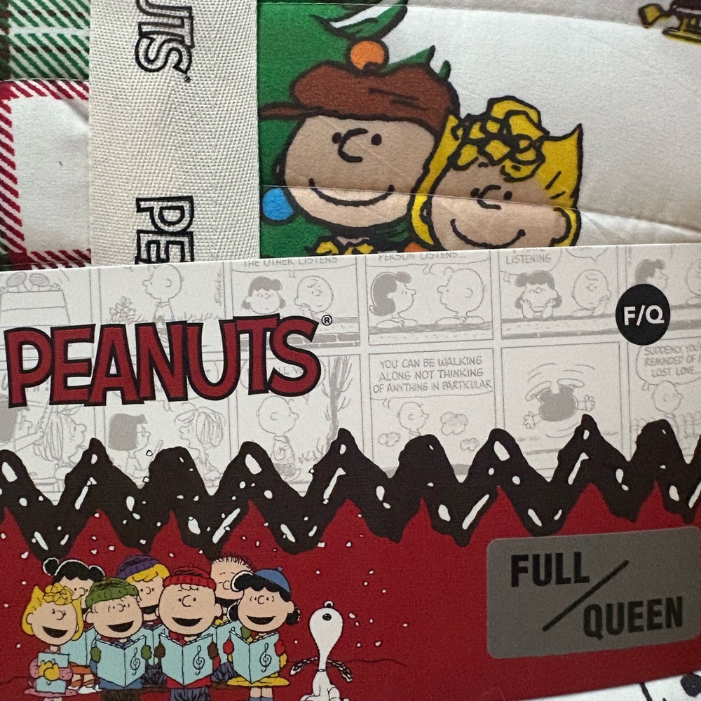 Peanuts Holiday Quilt Set-NWT - Picture 4 of 4